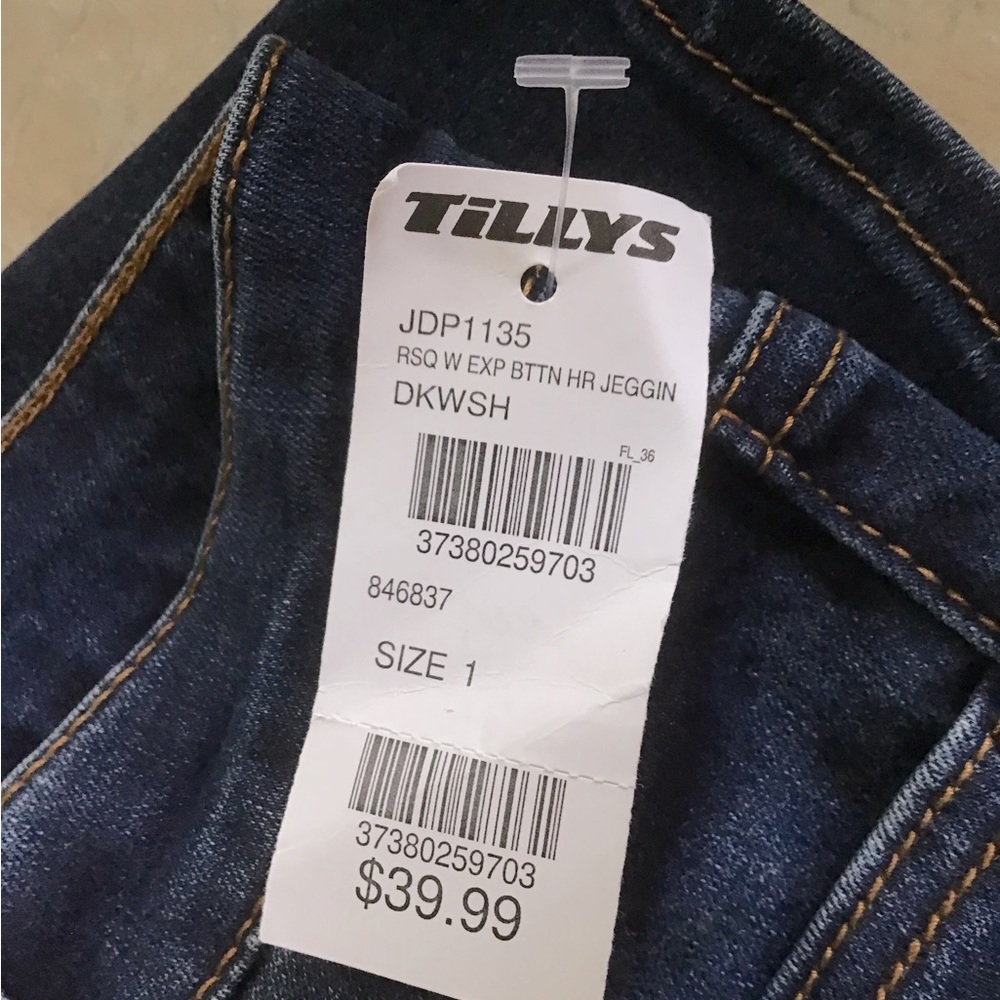Brand new skinny jeans from tillys